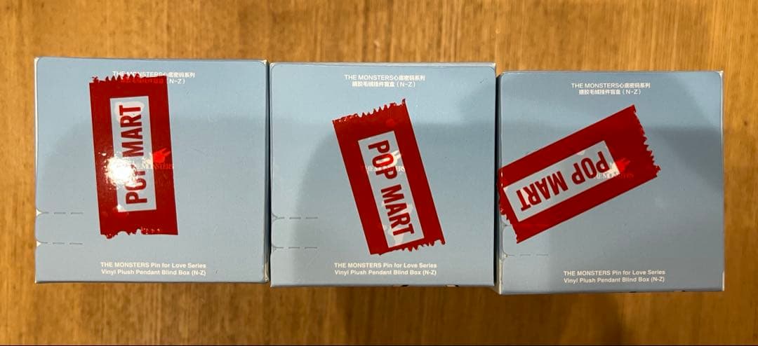 ラブブ　THE MONSTERS Pin For Love イニシャル