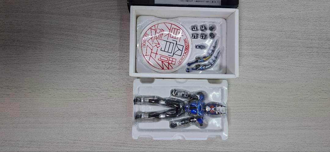 S.H.Figuarts（真骨彫製法） 仮面ライダーガタック 　2体