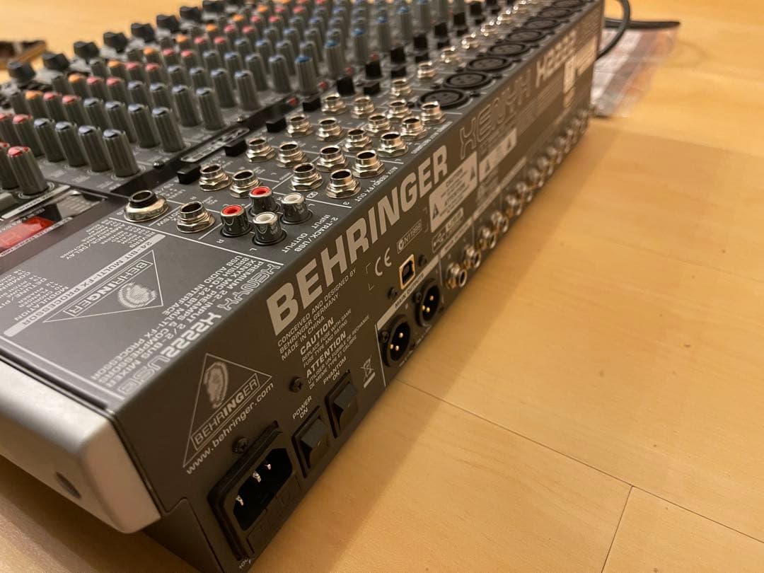 ☆極美品 ベリンガー XENYX X2222USB 16ch アナログミキサー