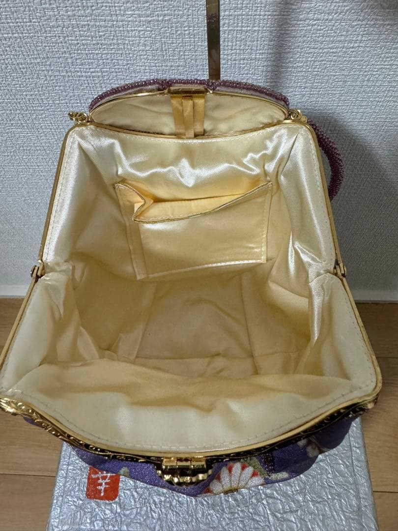 未使用品　花井幸子　パーティバック　美品　ビーズバッグ　がま口