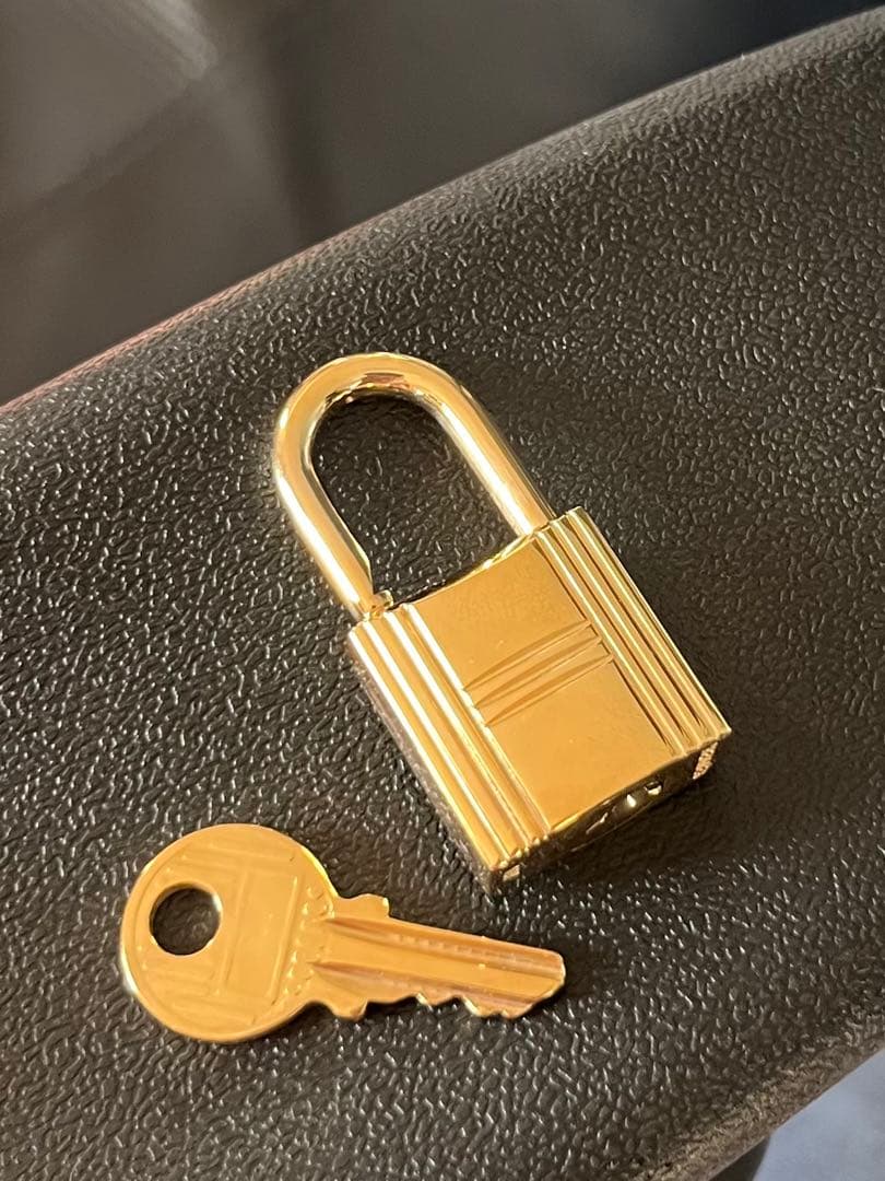 HERMES エルメス カデナ ゴールド 南京錠 鍵付き