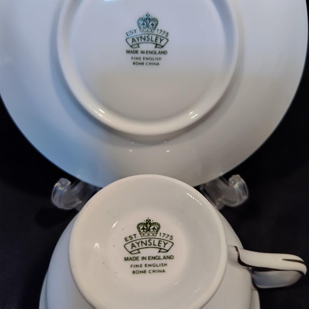 希少 エインズレイ ホワイトローズ アセンズ ティーカップ＆ソーサー