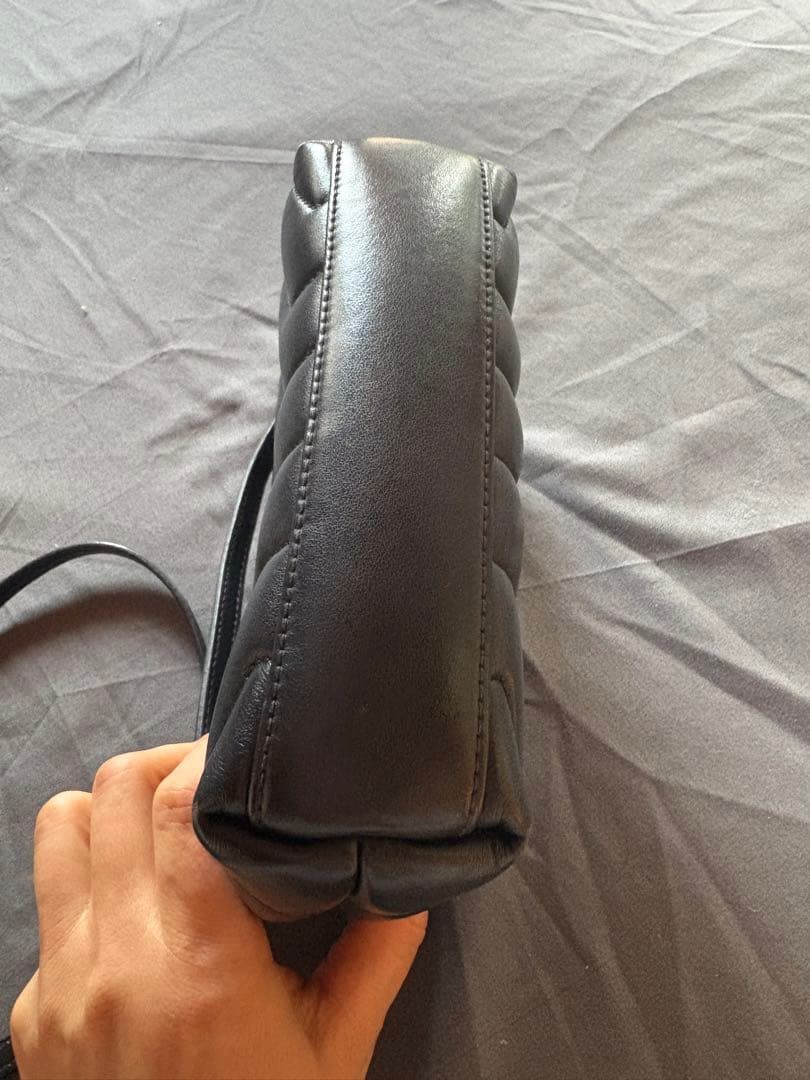 サンローラン ルル ショルダーバッグ