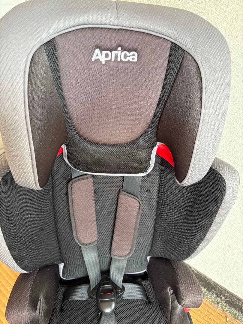 Aprica ジュニアシート 黒/グレー　チャイルドシート