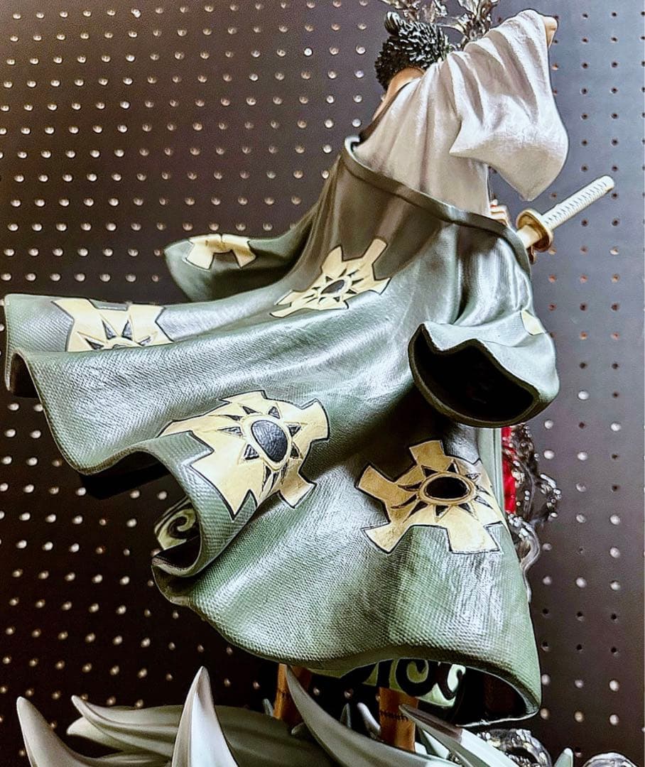 ゾロ フィギュア ワンピース フィギュア