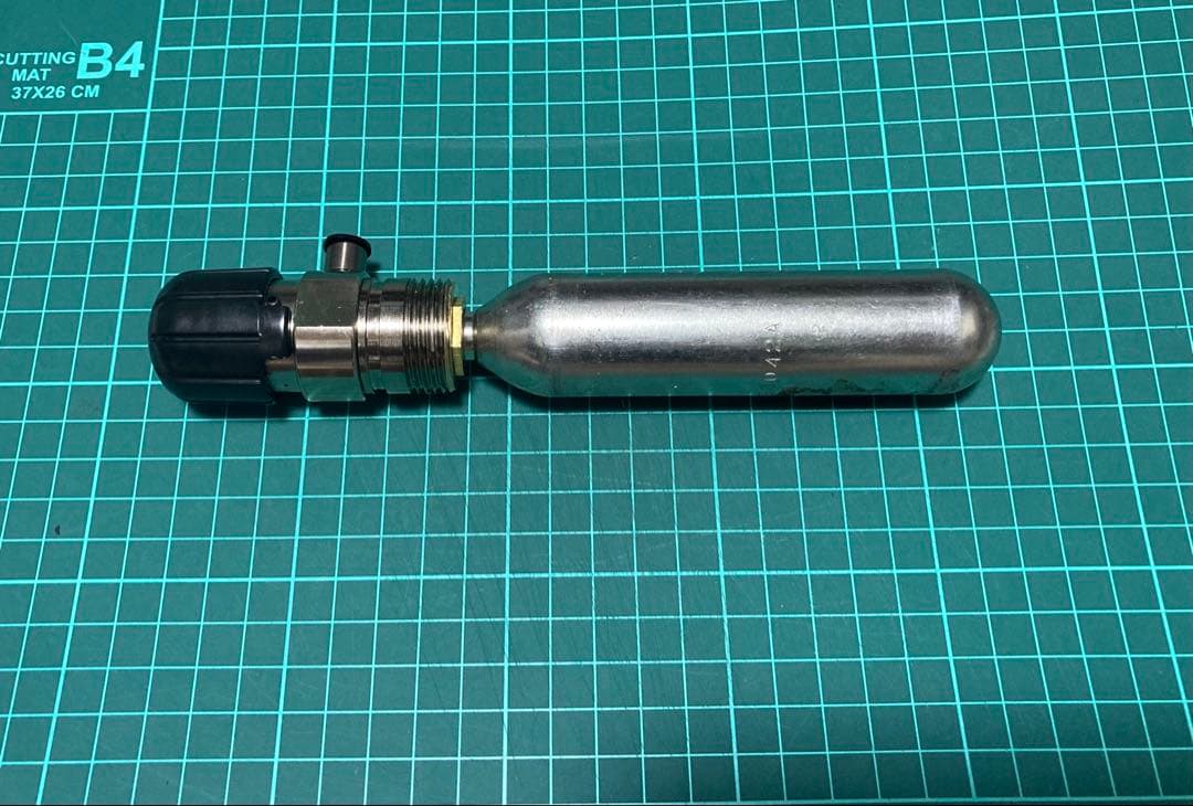 テトラ規格74g・38g両対応　co2レギュレーター　アダプターセット品