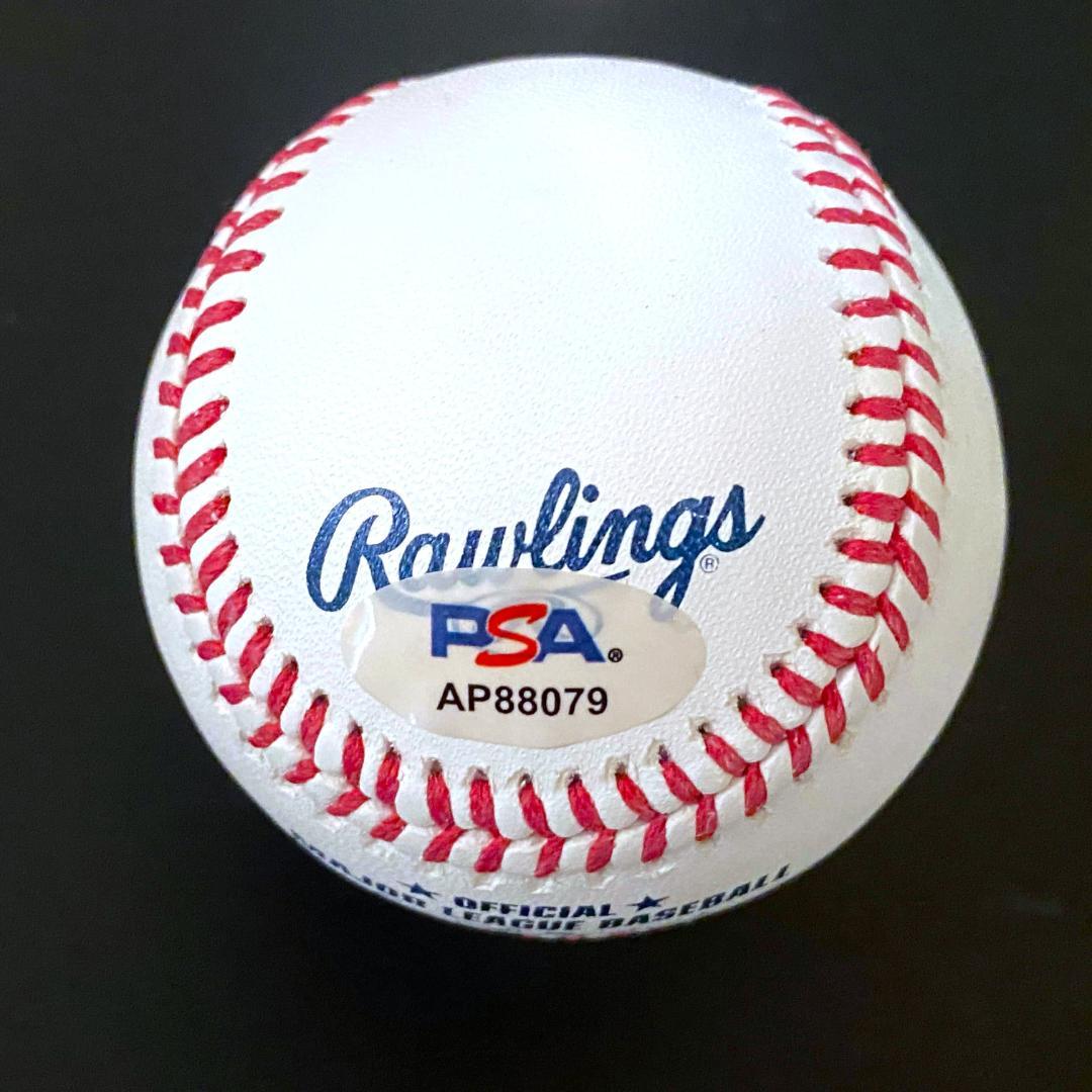 至宝】ダルビッシュ有☆直筆サインベースボール☆写真付き - メルカリ