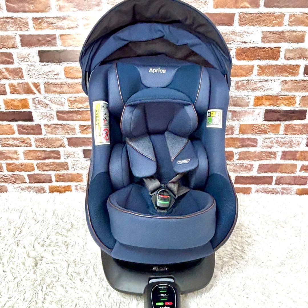 ✨アップリカ✨ 回転式チャイルドシート クルリラビッテエックス ネイビー
