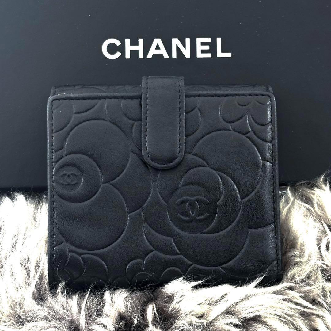 美品✨】シャネル 財布 カメリア 型押し Wホック 二つ折 - メルカリ
