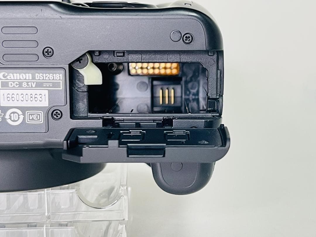 ほぼ新品】ショット数:1811回 CANON EOS Kiss X2 キヤノン - メルカリ