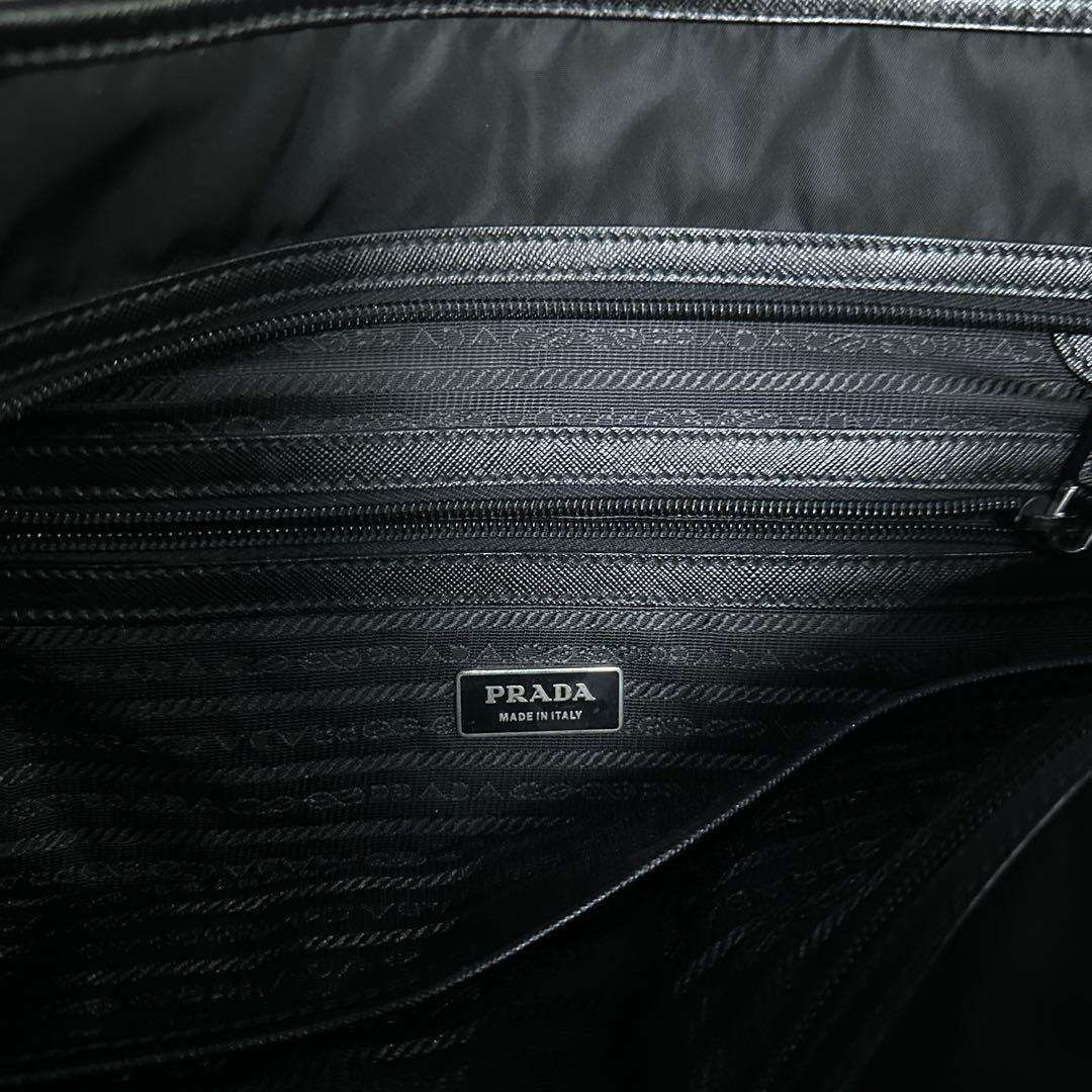 PRADA ブラック トートバッグ