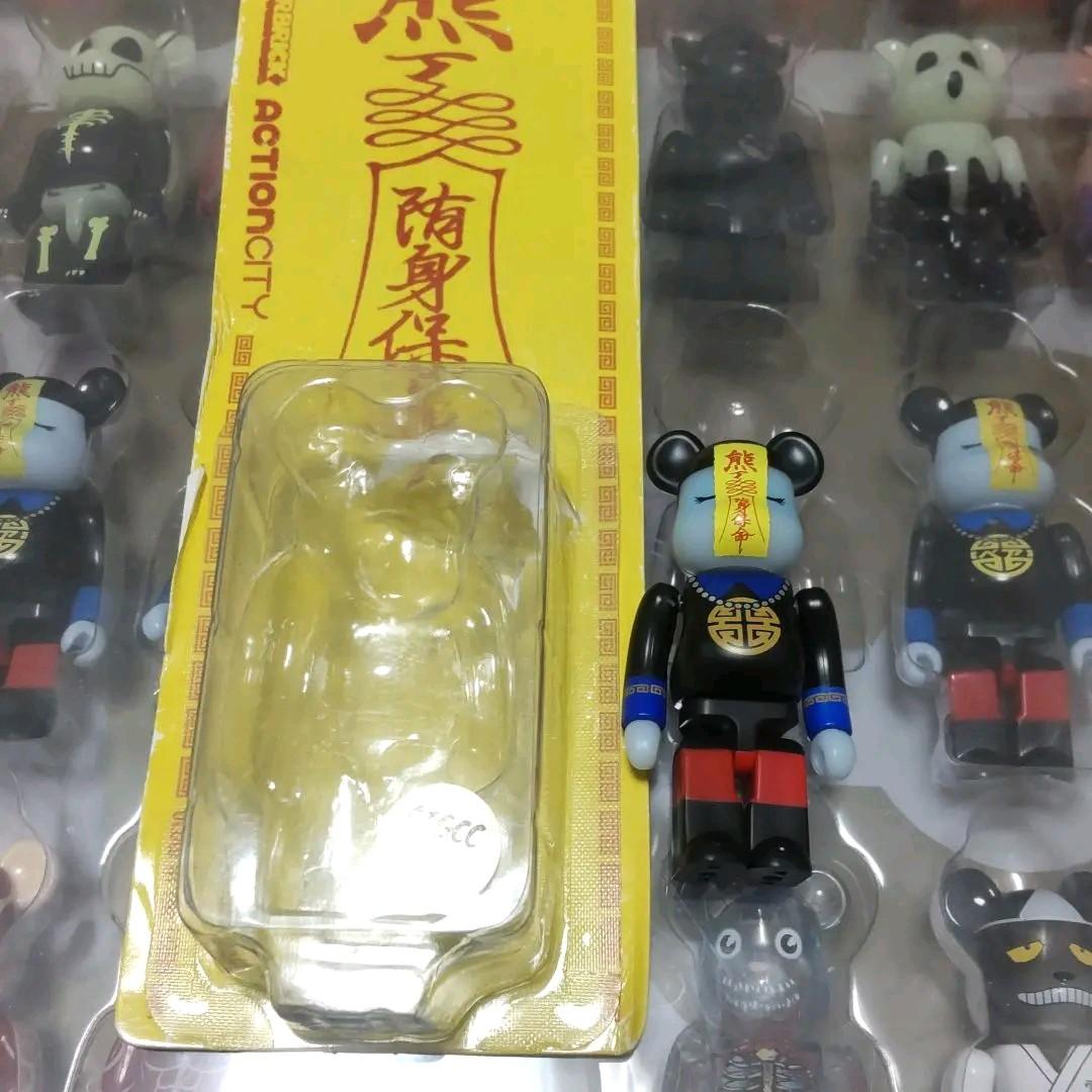 激レア 蓄光 キョンシー ベアブリック be@rbrick シンガポール 限定