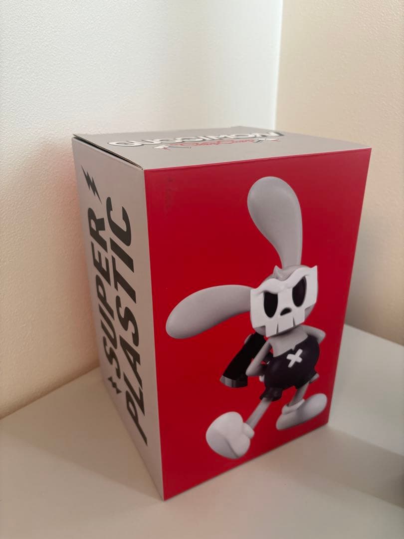 SUPERPLASTIC GUGGIMON スーパープラスチックフィギア