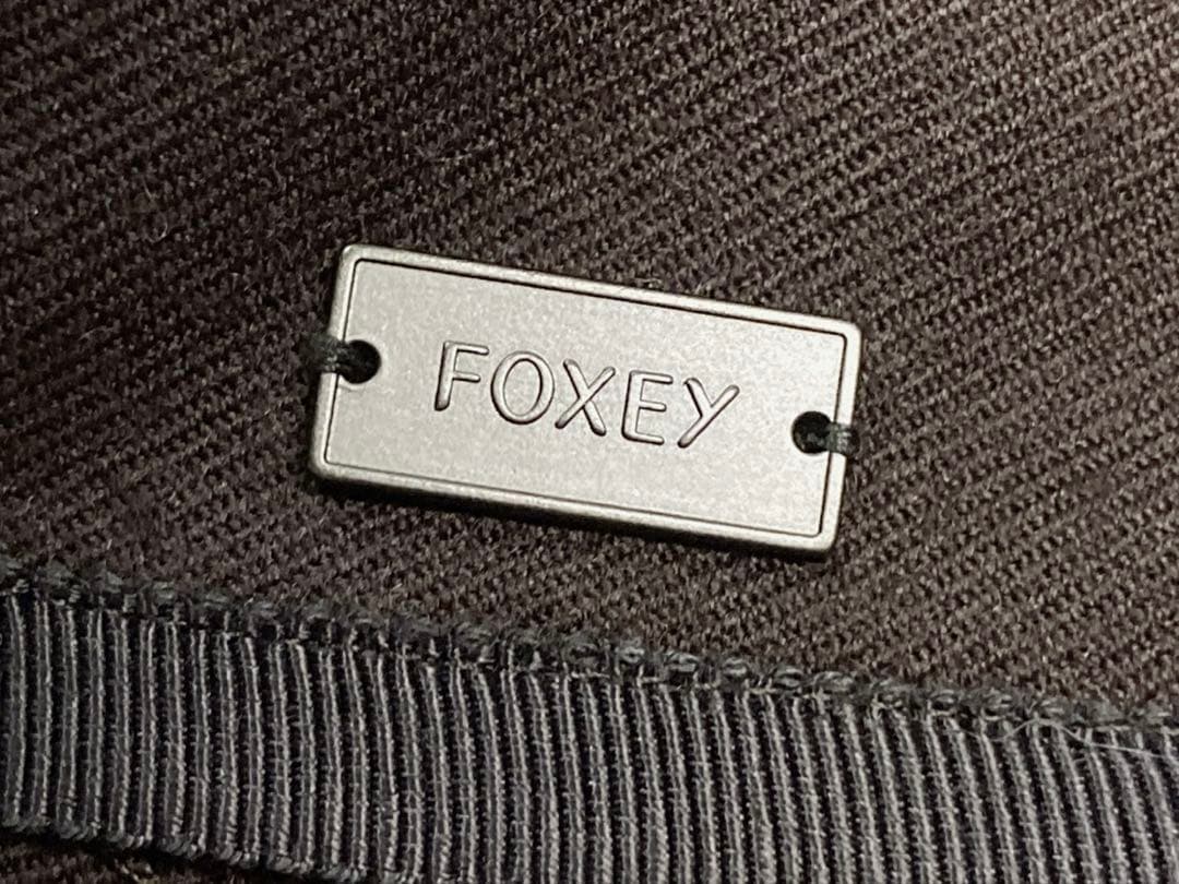 美品★FOXEYフォクシースカート クロスフレア ロゴプレート付キルティング40