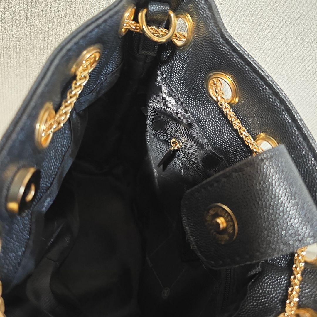 CHANEL ブラック キルティングショルダーバッグ