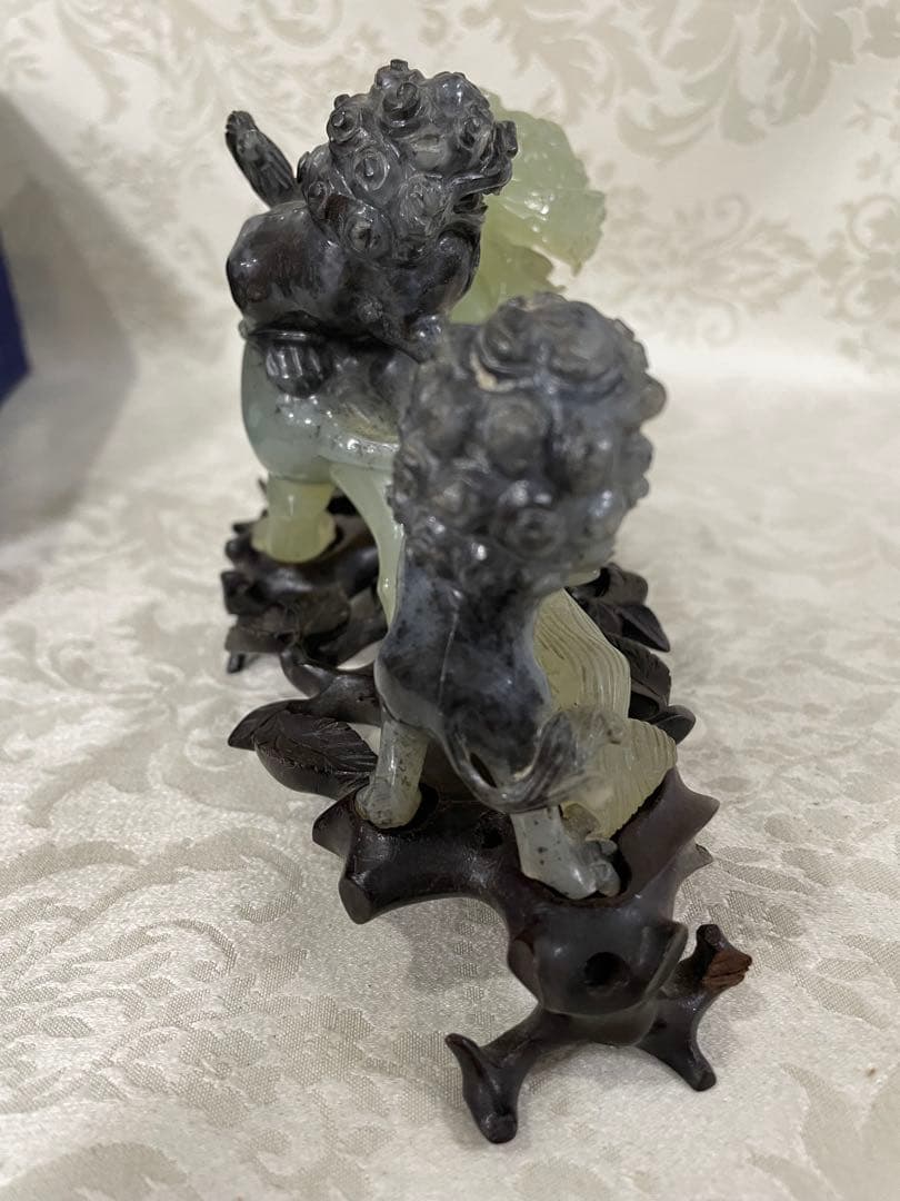 希少 中国骨董 美術品 翡翠 青島獅子 天然石 置物 年代物 台座付き 箱付き