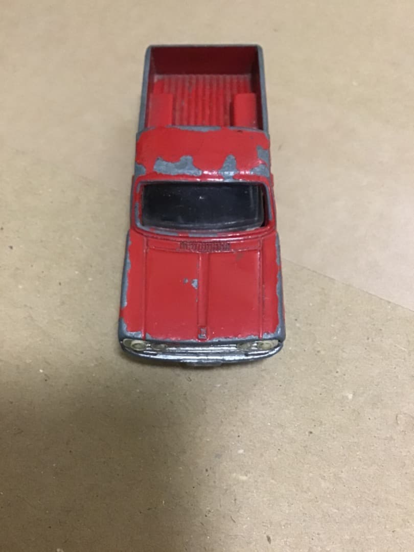 香港トミカ ダットサントラック