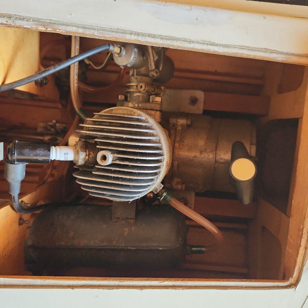 大型ラジコンボート、スチイ-ムエンジンボート4点