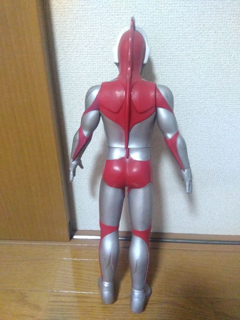 ウルトラマン　パワード　フィギュア　人形