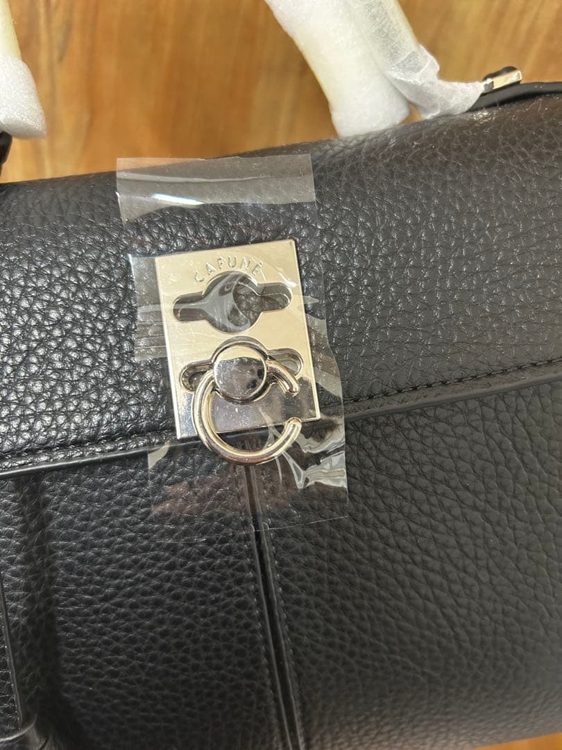 カフネ　ショルダーバッグ　新品未使用　訳アリ