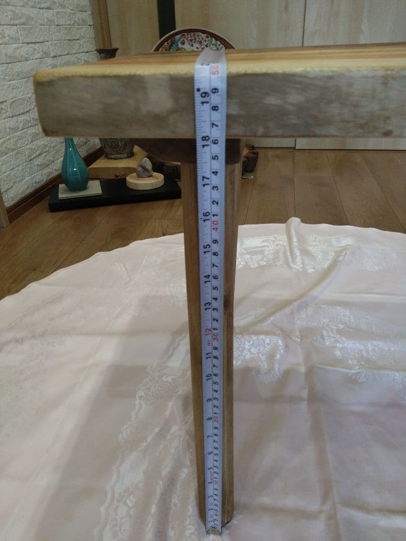 楠（くす）のテーブル⑲ 耳付き楠の木の一枚板の模様