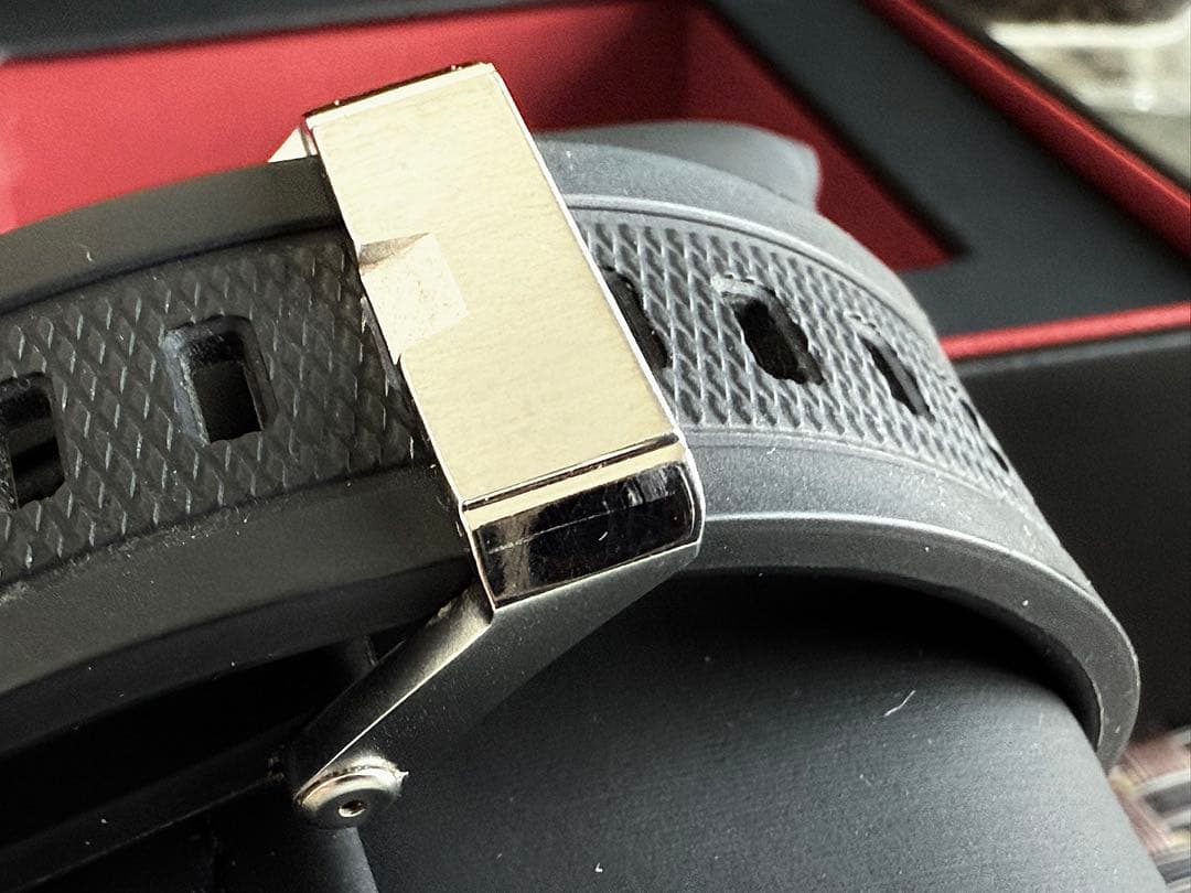 【超美品】G-SHOCK MTG-B1000