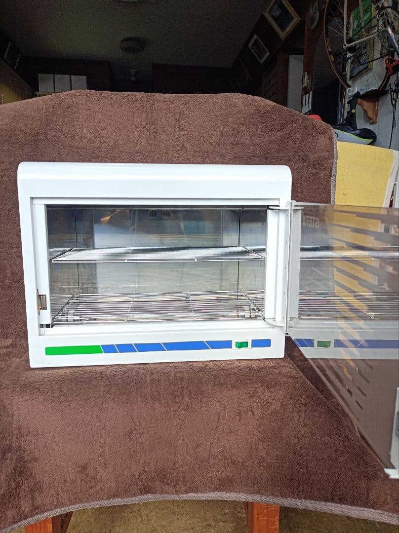 理容機器 消毒器（2灯仕様）再生品の通販はau PAY マーケット - 輸入