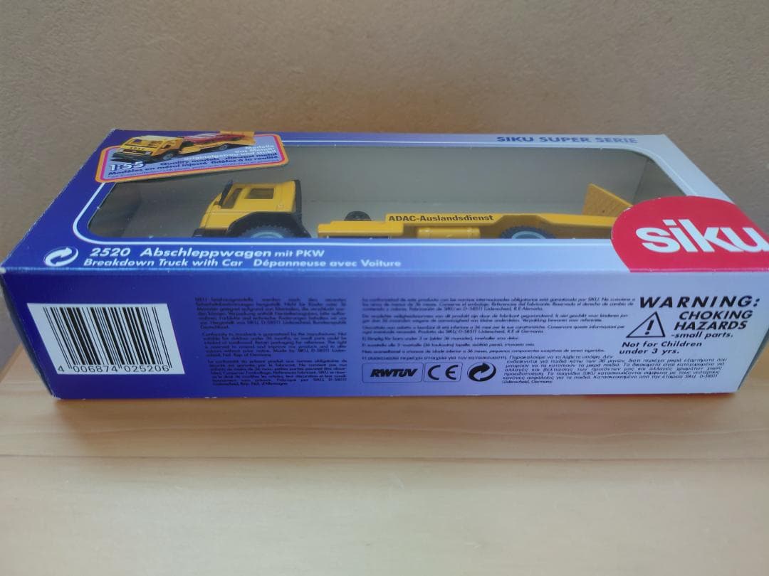 1/55 Siku(ジク)　 ADAC(ドイツ自動車連盟)車積載車＋乗用車