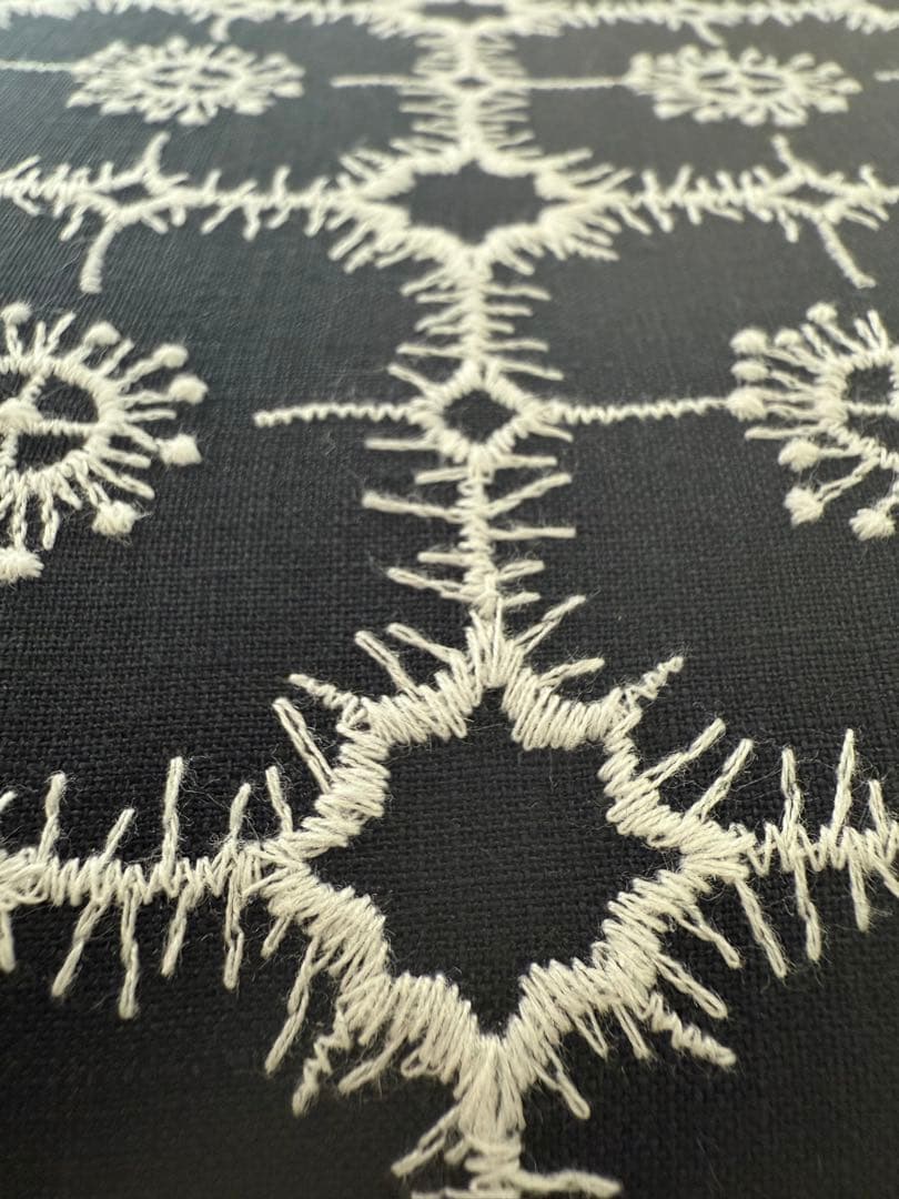 【北欧スタイル】ミナペルホネン生地使用スツール　イス　椅子　オットマン