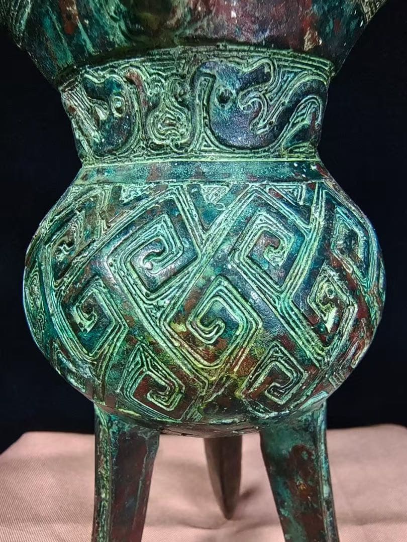 中国古美術品.旧蔵珍品·古青銅器【勾連雷文双流爵】三脚儀式器／古代風礼器／酒器