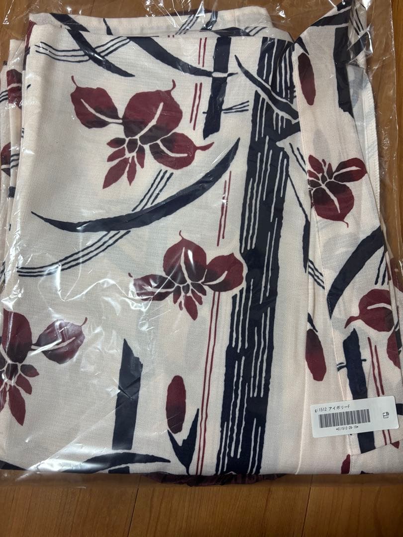 花柄浴衣・帯セット・下駄・手持ちバッグ4点セット