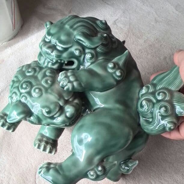 有田焼　鉄山　獅子陶器置物