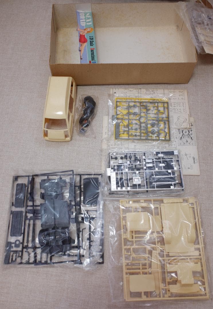 クランモデル 1/24 トヨタ ライトエース ハイルーフの通販はau PAY