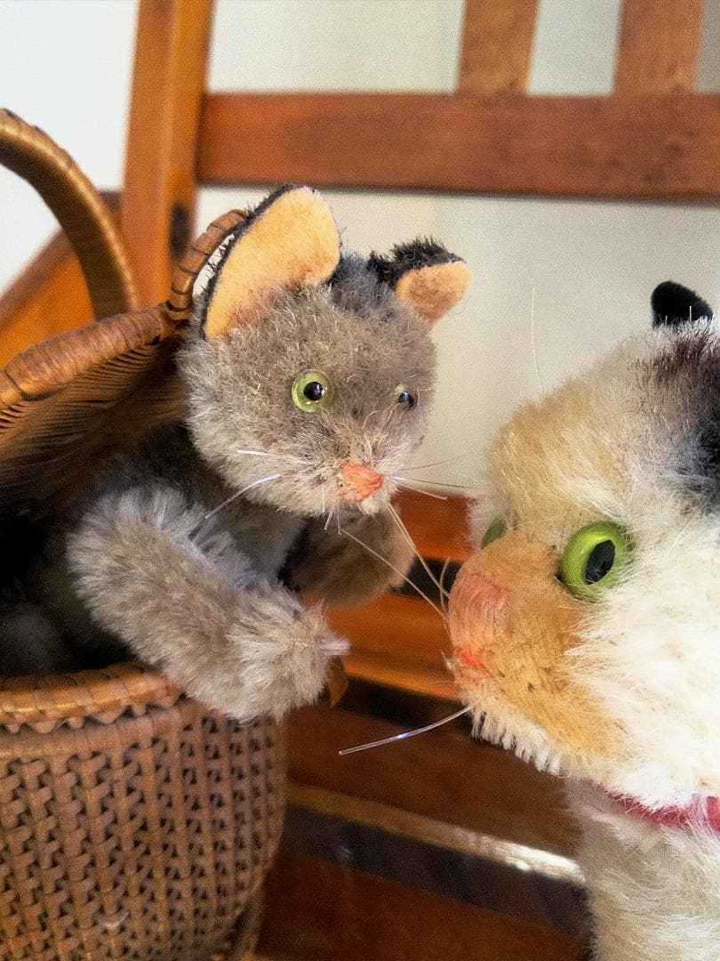 ガラス目の灰色猫さん　耳黒　シュコー　グレーキャット　ノアの箱舟シリーズ 灰色猫 耳黒のグレーキャット シュコー社 ノアの箱舟シリーズ - SNAP