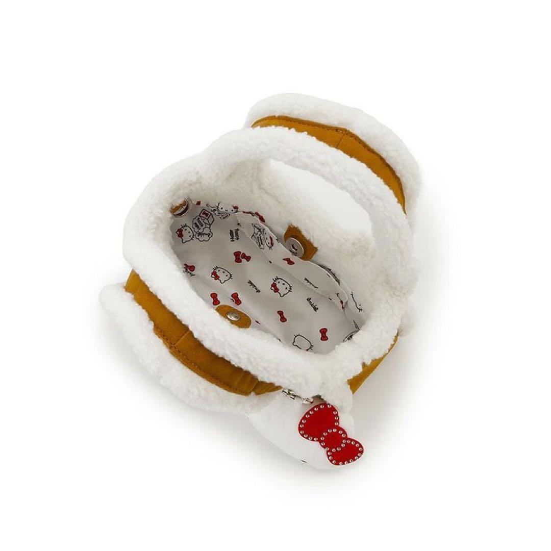 新品　未使用　SNIDEL ハローキティチャーム付きハンドバッグ