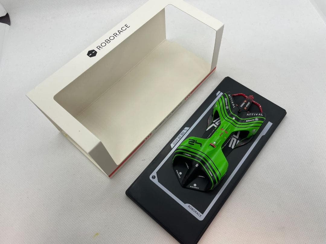 ミニカー 405-135 ROBORACE 1/43 ROBOT ON BOARD