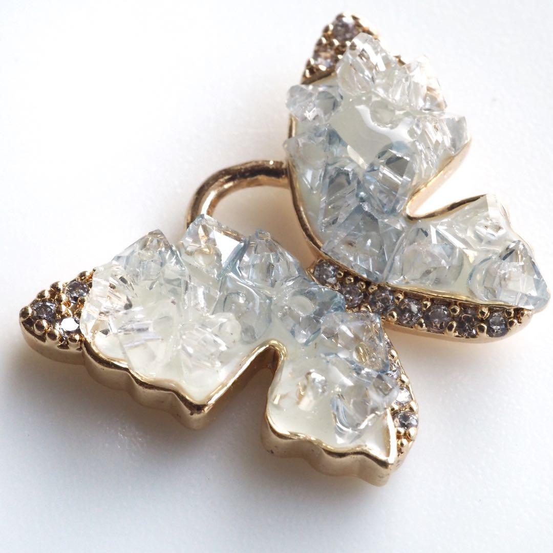 【Chikarin】天然水晶のバタフライモチーフネックレストップ