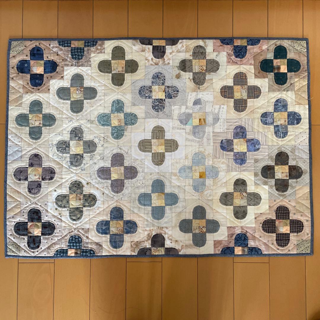 パッチワーク　キルトトップ　フラワー