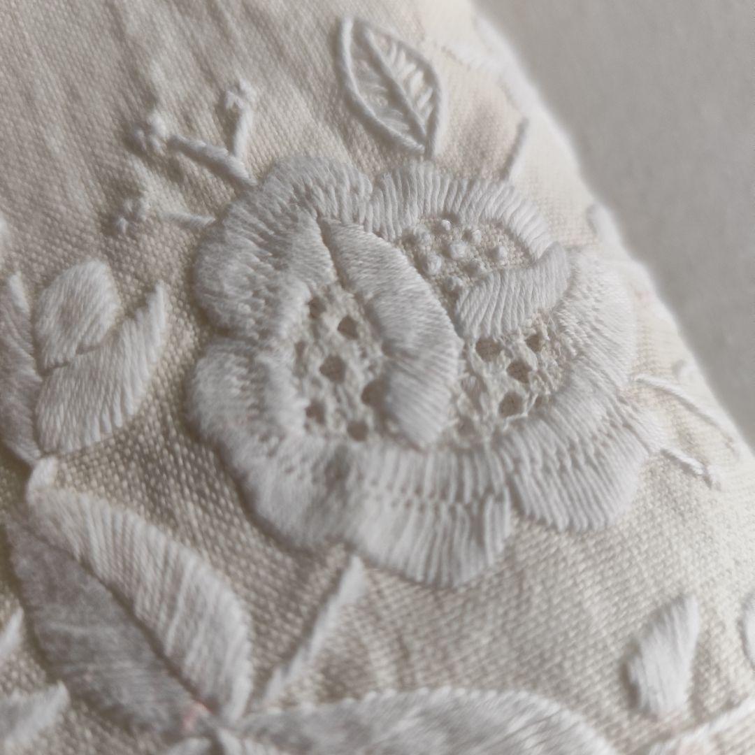 アンティーク 北欧ハーダンガー刺繍＆クロシェレース リネン