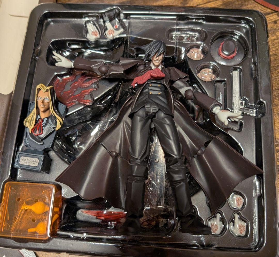 HELLSING ヘルシング アーカード リボルテックヤマグチ フィギュア