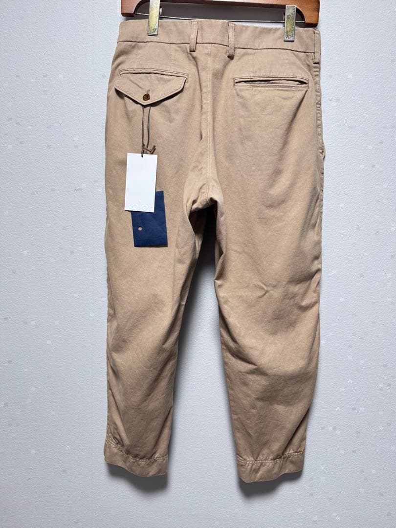 サイズ2 kolor パッカリングテーパードパンツ ベージュ カラー