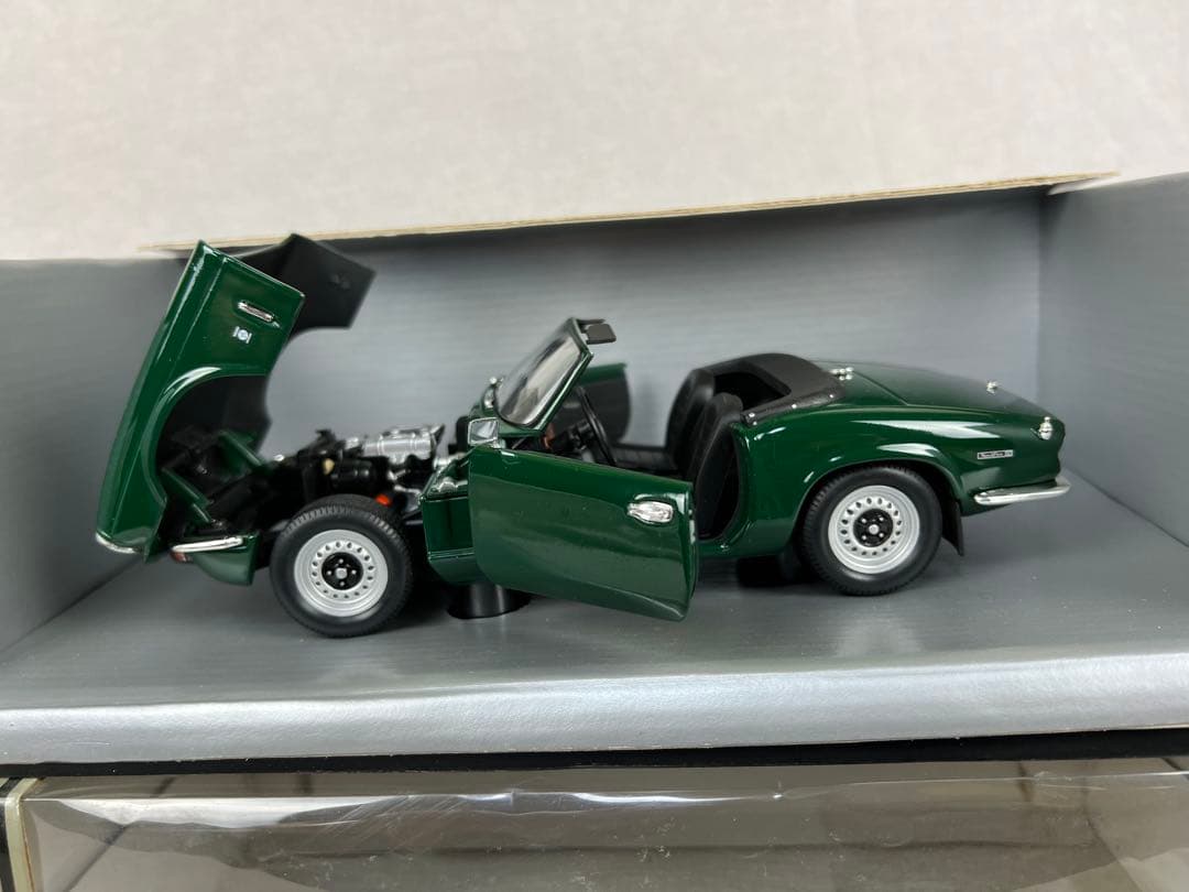 1/18★TRIUMPH SPITFIRE MK-Ⅳ 1970★トライアンフ