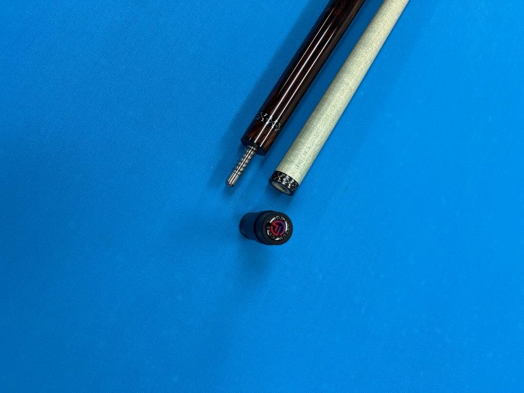 ビリヤード　FUKUキュー