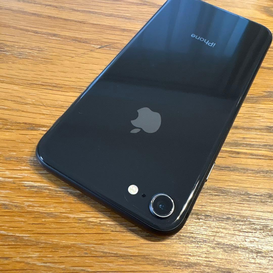 ☆iPhone 8☆SpaceGray☆64GB/au版/SIMロック解除済☆