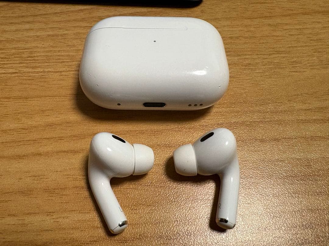 AirPods Pro 本体 イヤーチップ、充電コード付き AirPods Pro2 本体