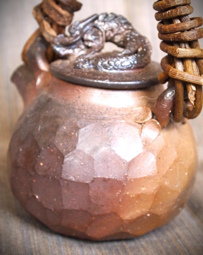 新品☆竹内靖之【師：山本陶秀】備前龍摘み籐手付き面取り