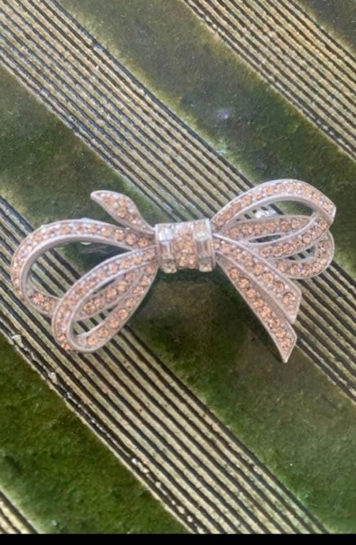 美品】FOXEY ˚✧₊リボン型ブローチ˚✧₊⁎ - メルカリ