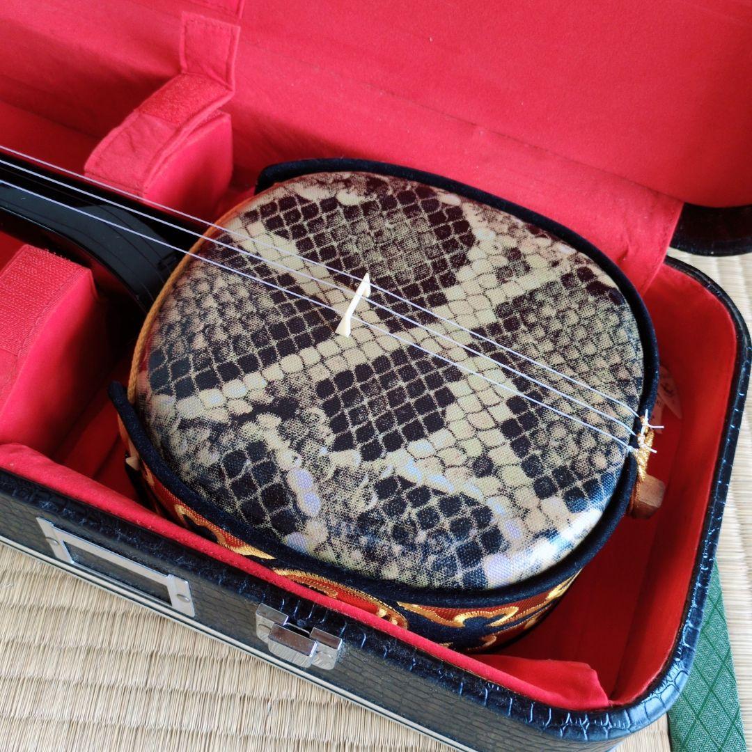 沖縄三線 人工革ヘビ柄 ケース・チューナー付き ジャンク