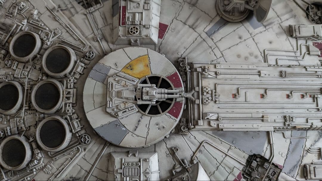 ミレニアム・ファルコン 1/72 完成品　レベル社製