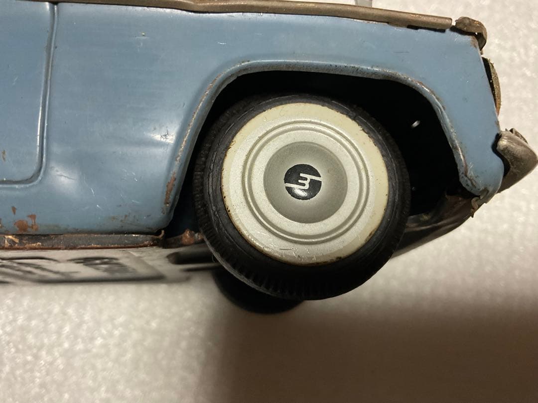 マツダ・ファミリアバン／ブリキカー。【年代不明？箱無し、ミラー取れ】。